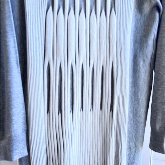 Stitch Fix: Elegant Gray and White Women's Sweater - Picture 15 of 16